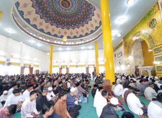 Ribuan Jemaah Salat Id Padati Masjid Agung Baitul Makmur Curup