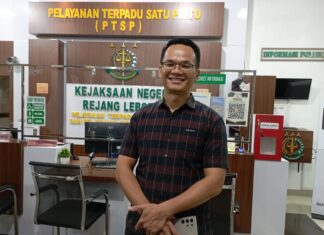 Penuhi Panggilan Penyidik, Sekda Rejang Lebong Jalani Pemeriksaan di Kejari : Kasus Korupsi Honor TKS