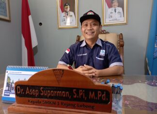 Kepala SMKN 1 Rejang Lebong, Dr. Asep Suparman, S.Pi, M.Pd