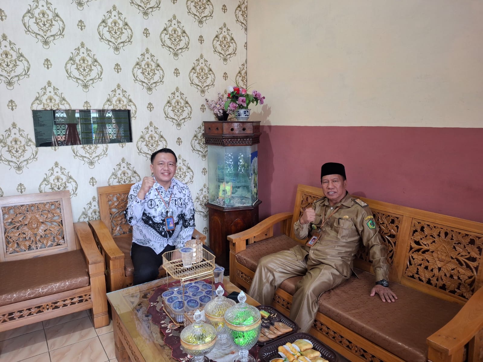 Plt Kepala SMPN 2 Rejang Lebong bersama Kadis Dikbud Rejang Lebong