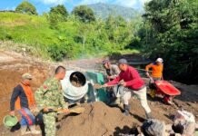 Pembangunan Jembatan Perintis Garuda Kodim 0409/Rejang Lebong di Dusun Sawah Terus Digenjot