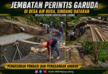 Pembangunan Jembatan Perintis Garuda Kodim 0409/Rejang Lebong di Air Rusa Mulai Tahap Pengecoran Pondasi