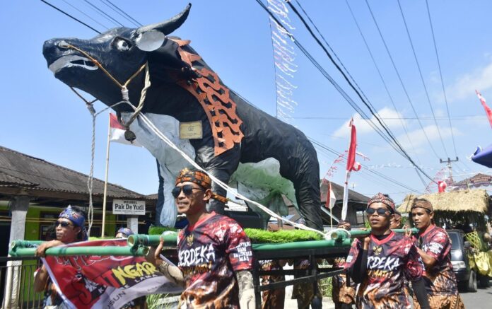 Warga Kesambe Lama Kenalkan Kearifan Lokal Lewat Karnaval dan Festival Budaya HUT RI ke-81