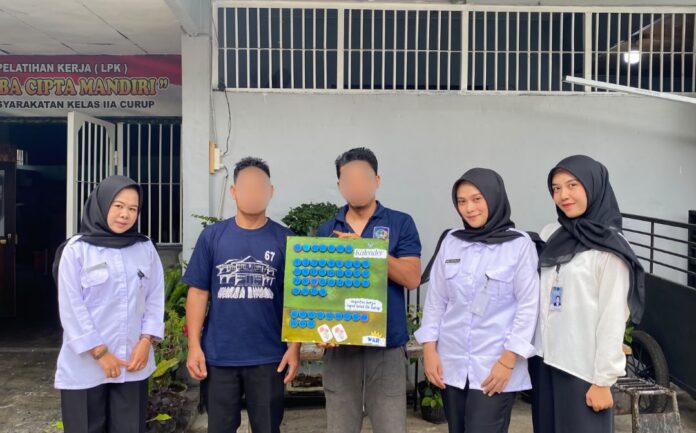 Kreativitas di Balik Lapas Kelas IIA Curup, Warga Binaan Inovasikan Tutup Botol jadi Kalender Bernilai Guna