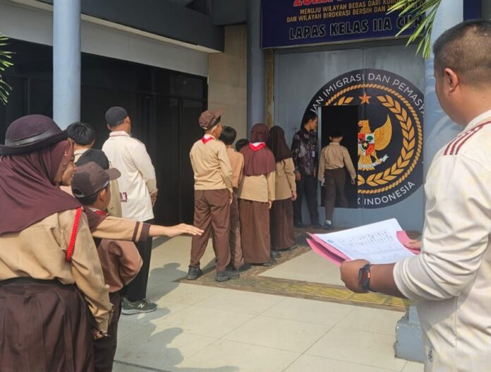 Belajar Kemanusiaan dari Balik Jeruji, Puluhan Siswa SDN 7 Rejang Lebong Outing Class ke Lapas Curup
