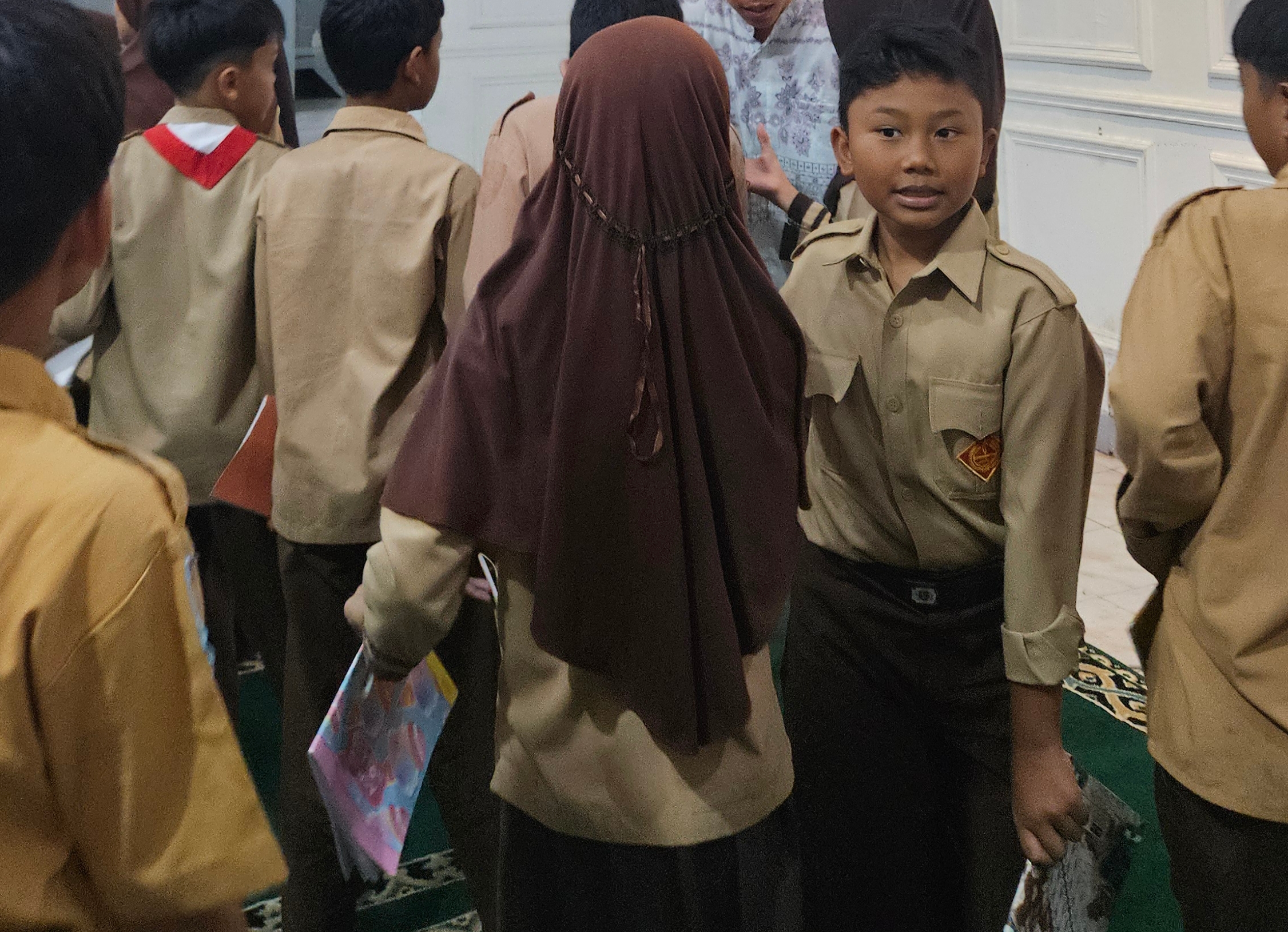 Belajar Kemanusiaan dari Balik Jeruji, Puluhan Siswa SDN 7 Rejang Lebong Outing Class ke Lapas Curup 10 Belajar Kemanusiaan dari Balik Jeruji, Puluhan Siswa SDN 7 Rejang Lebong Outing Class ke Lapas Curup 9
