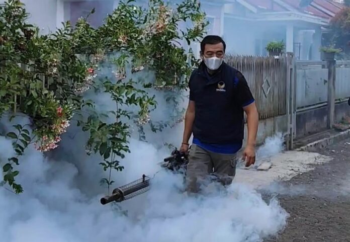 Respons Cepat Aspirasi Warga, Putra Mas Wigoro Gelar Fogging Gratis Cegah Penyebaran DBD di Perumahan Bumi Ayu