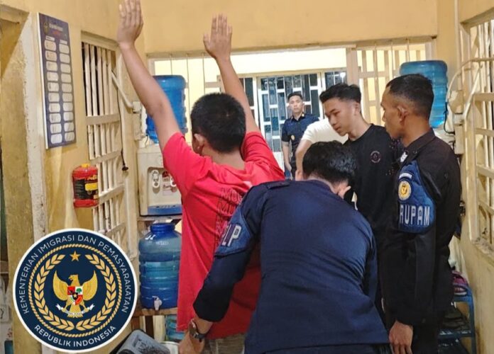 Lapas Curup Razia Kamar Hunian Warga Binaan: Perkuat Pengawasan dan Keamanan!