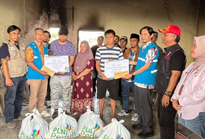 PLN Indonesia Power UBP Bengkulu Salurkan Bantuan Untuk Korban Kebakaran di Ujan Mas Kepahiang
